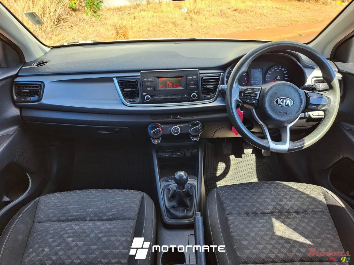 2018' Kia Rio photo #6