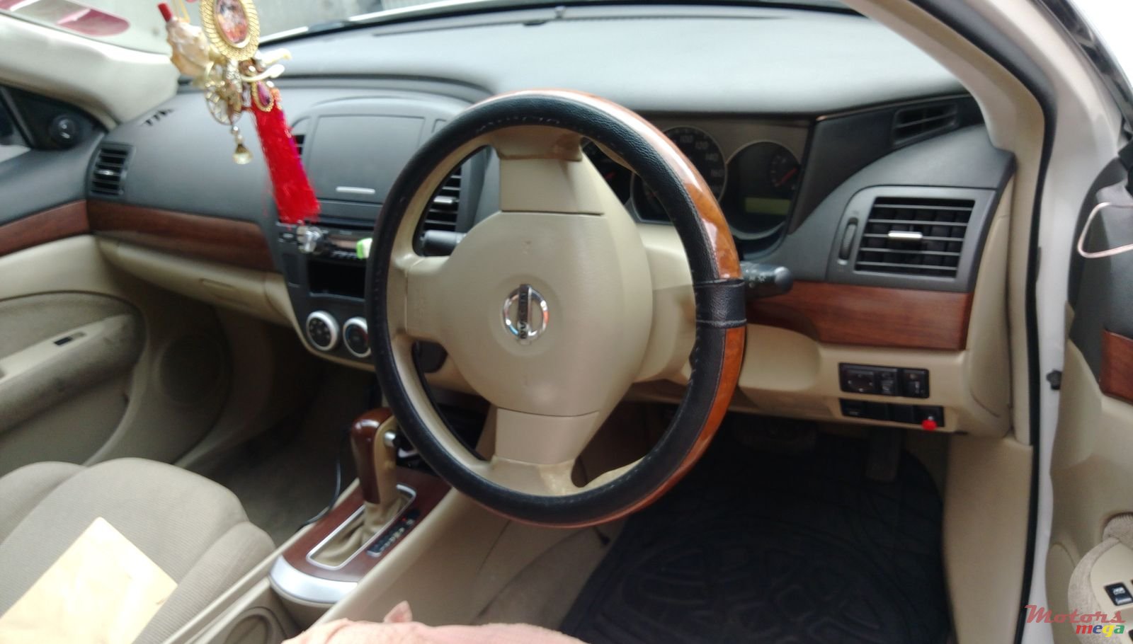 2006' Nissan Bluebird Sylphy photo #3