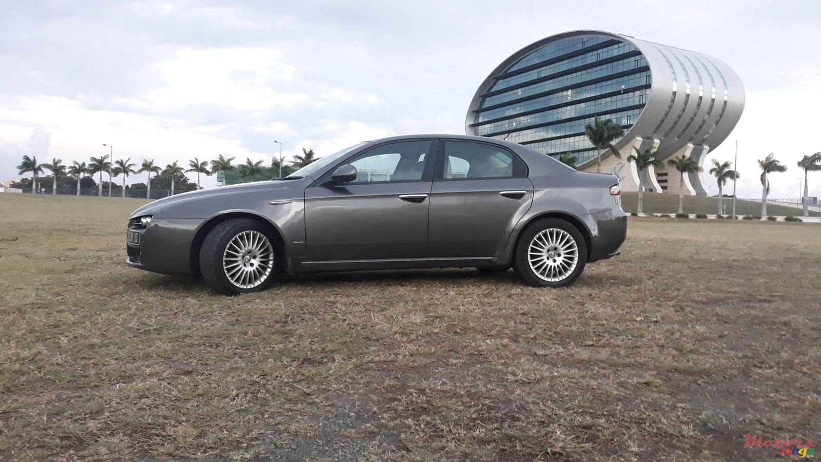 2010' Alfa Romeo 159 1.9 JTS photo #5