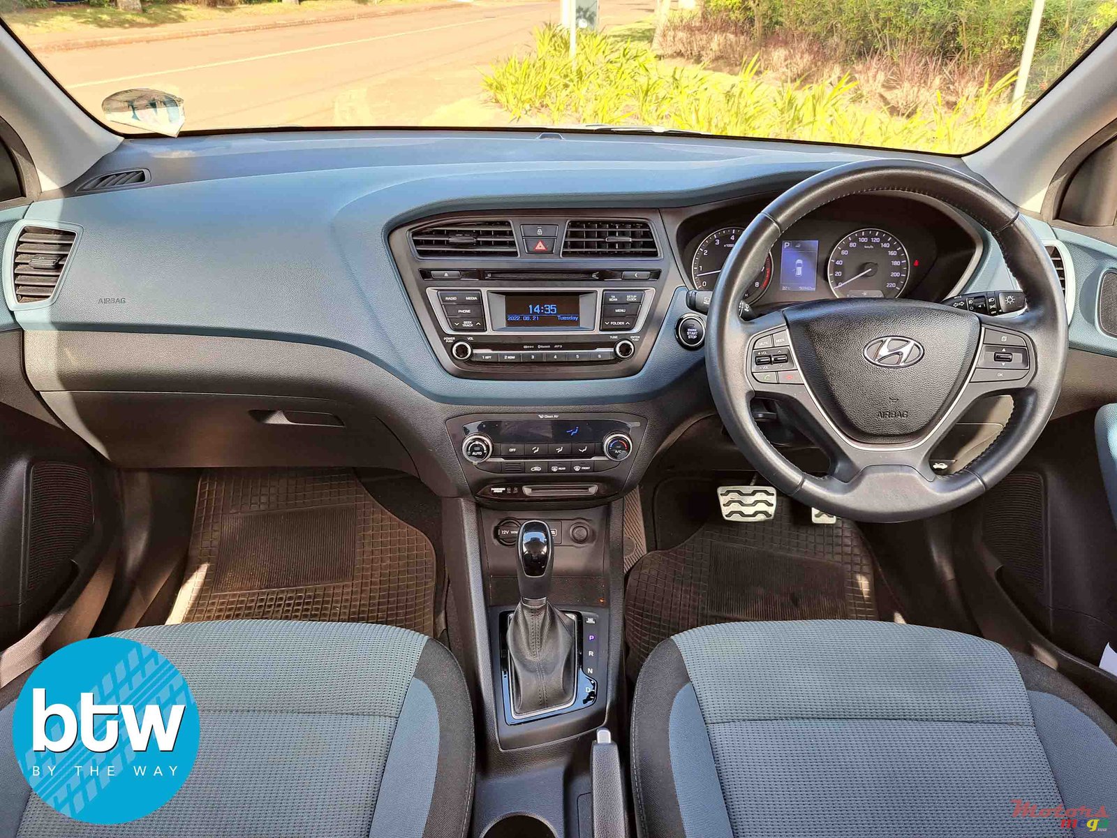 2017' Hyundai i20 photo #6