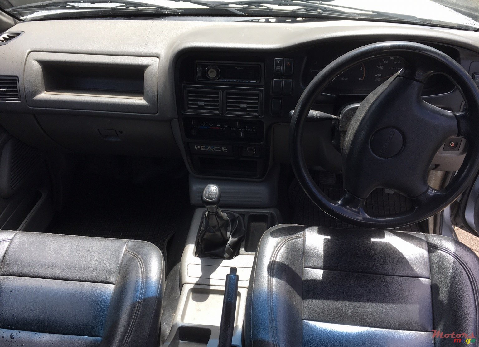 2004' Isuzu photo #3