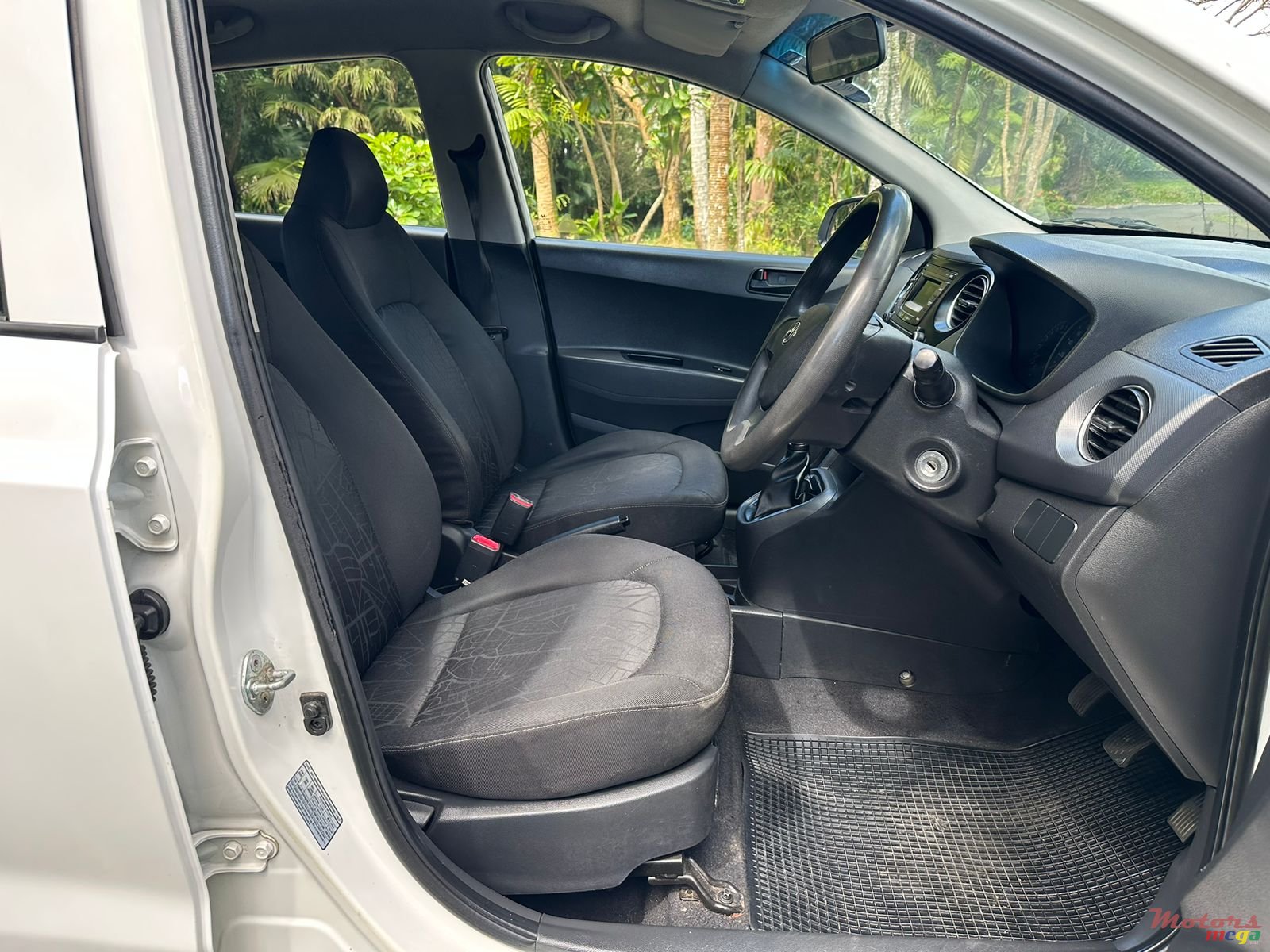 2017' Hyundai Grand i10 photo #7