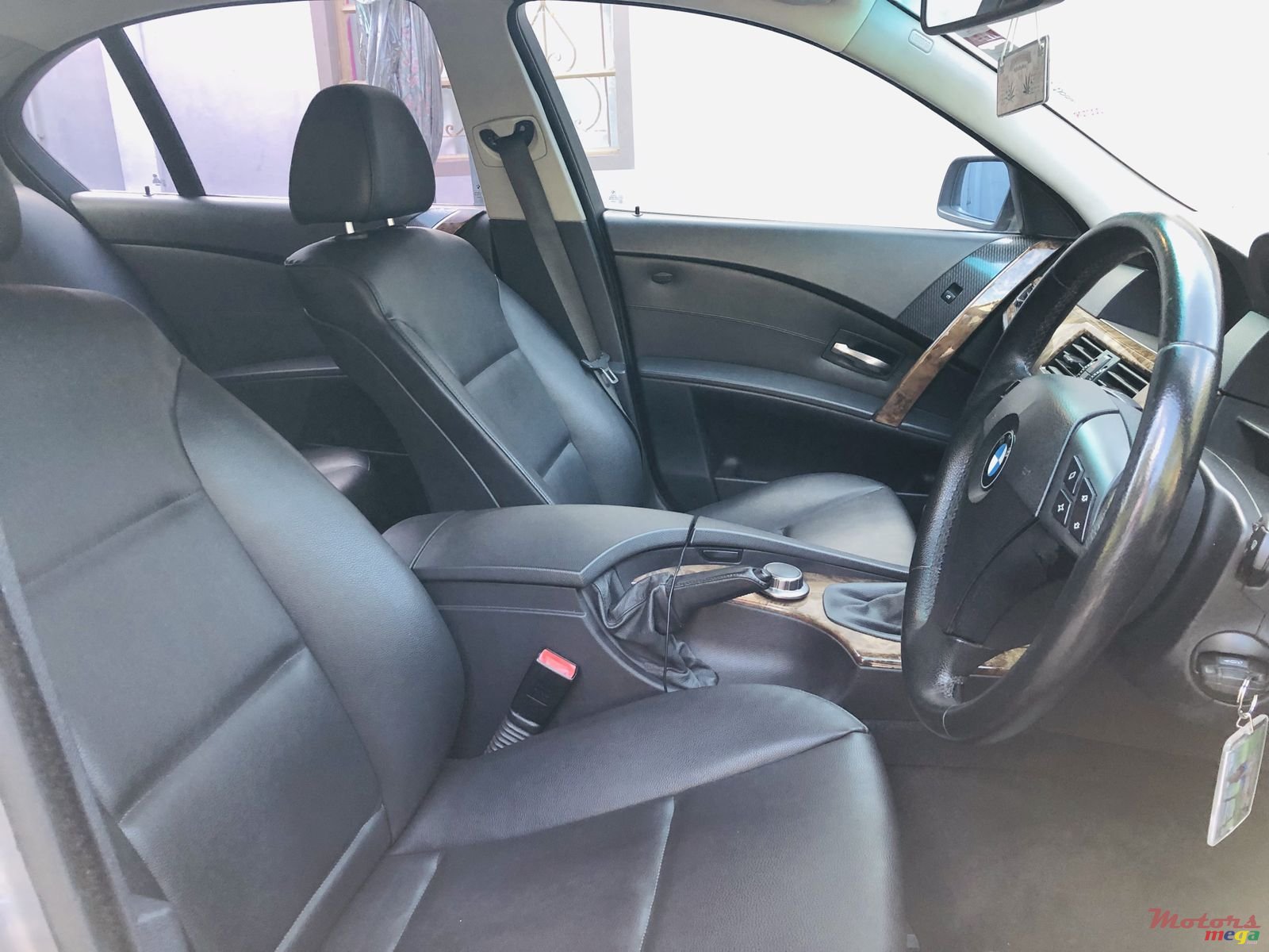 2006' BMW 5 Series photo #4