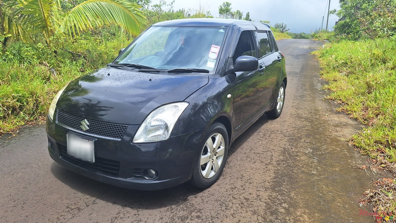 2010' Suzuki Swift Japan photo #2
