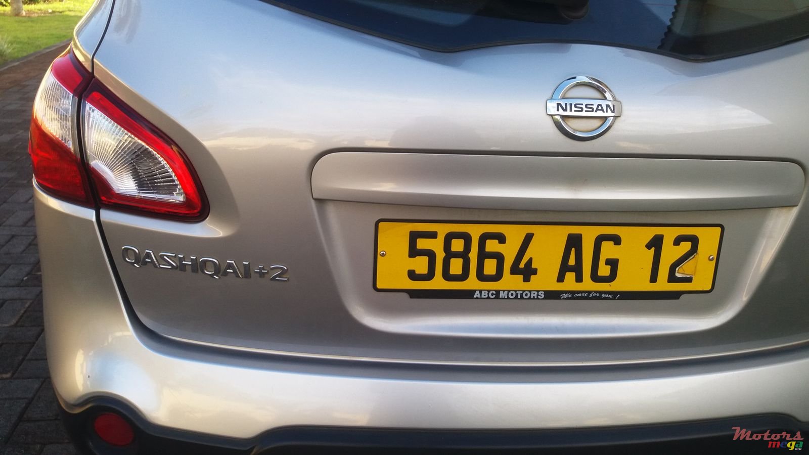 2012' Nissan Qashqai+2 photo #1