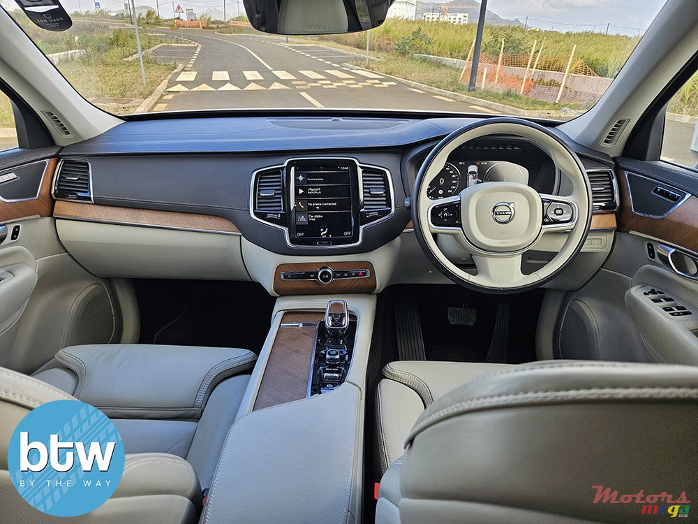 2020' Volvo XC90 T8 Inscription AWD - 7 Seater photo #5