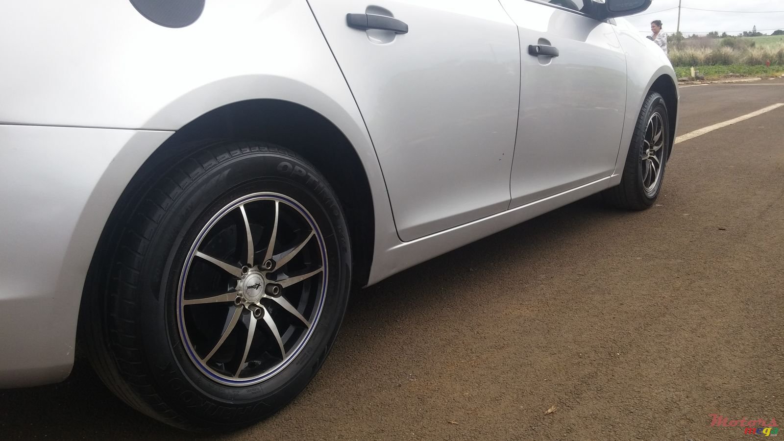 2011' Chevrolet Cruze photo #4