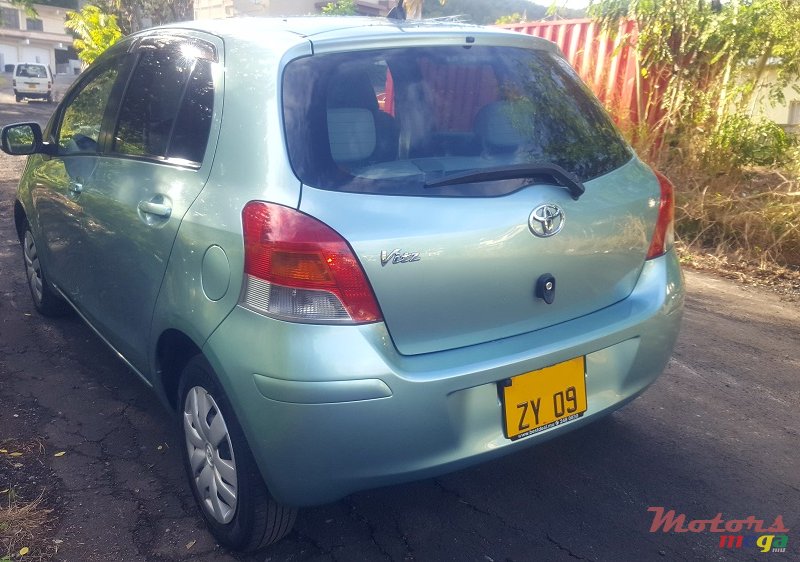 2009' Toyota Vitz 1.0 U package photo #4