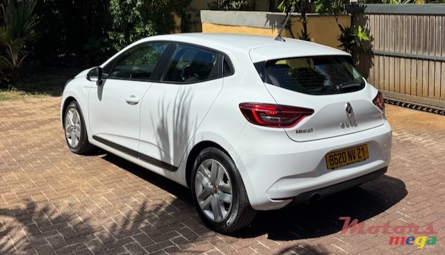 2021' Renault Clio photo #7