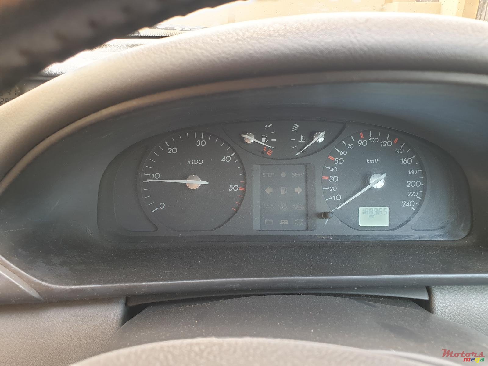 2003' Renault Laguna photo #6