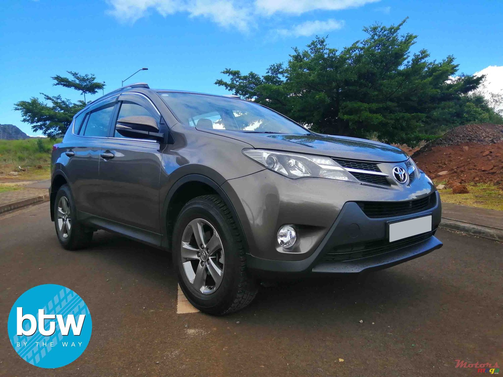 2015' Toyota RAV4 photo #1