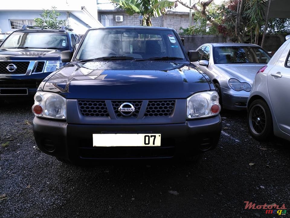 2007' Nissan Navara photo #1