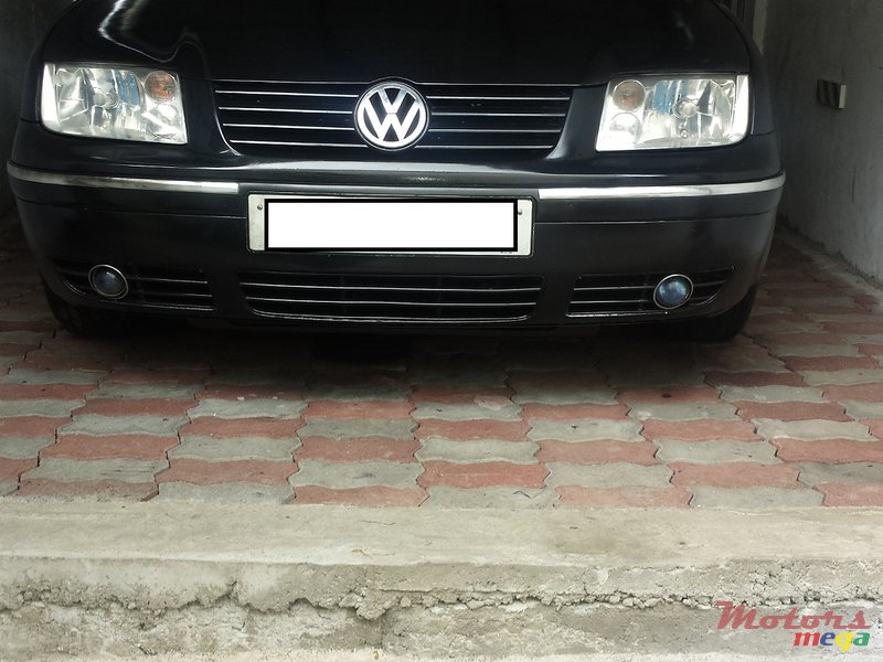 2001' Volkswagen Bora photo #1
