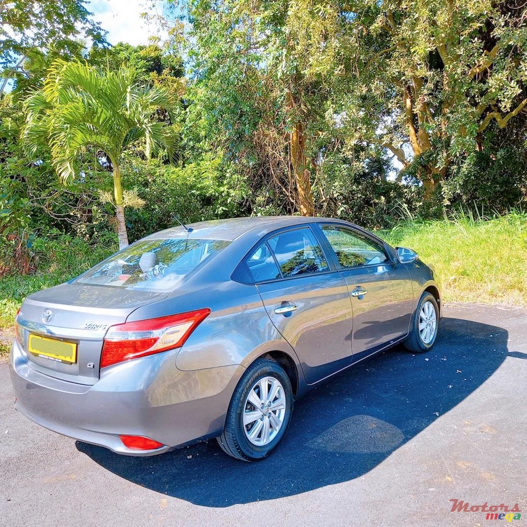 2014' Toyota Yaris photo #1