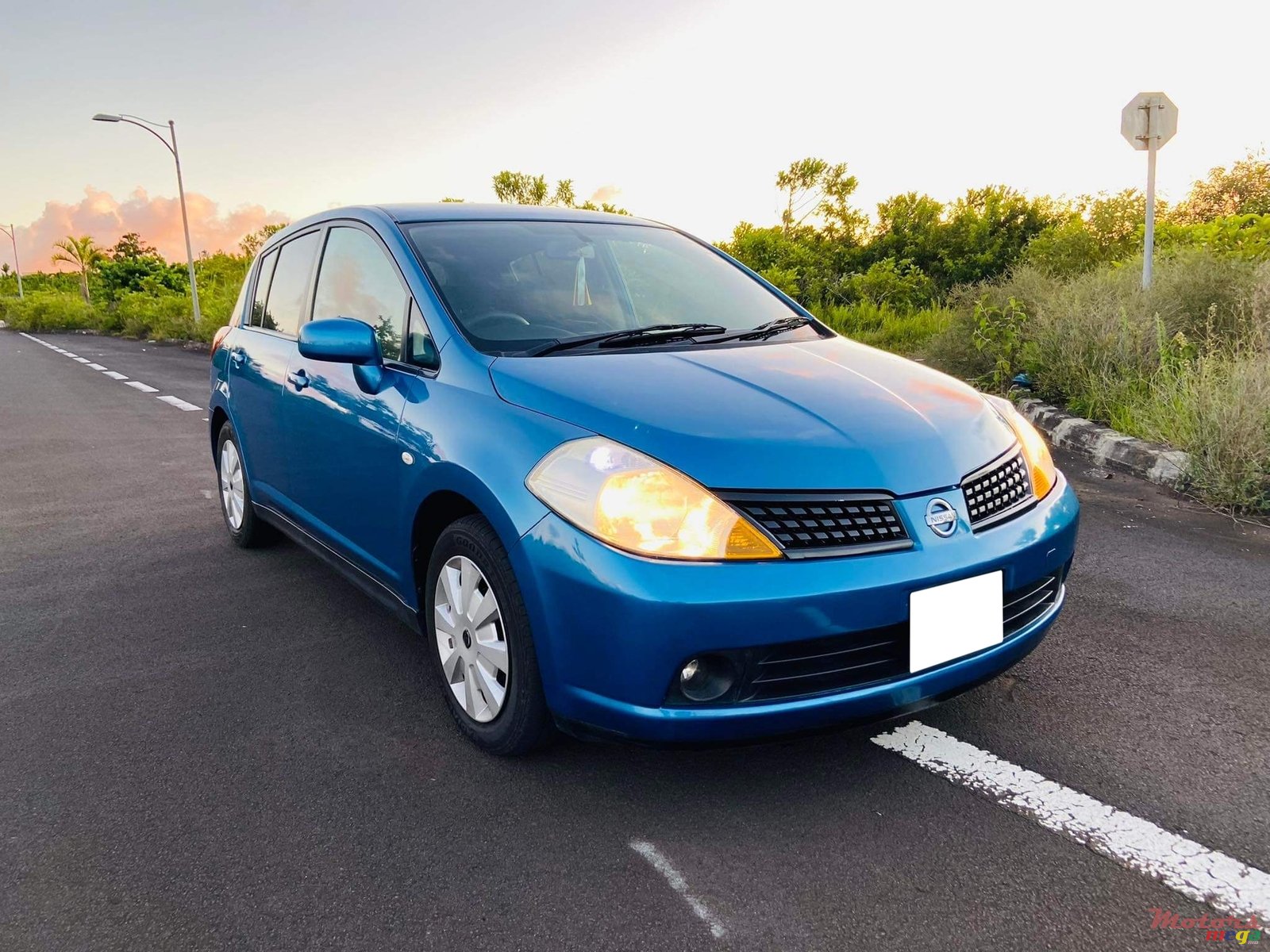 2005' Nissan Tiida photo #3