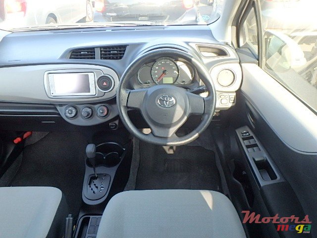 2012' Toyota Vitz photo #6