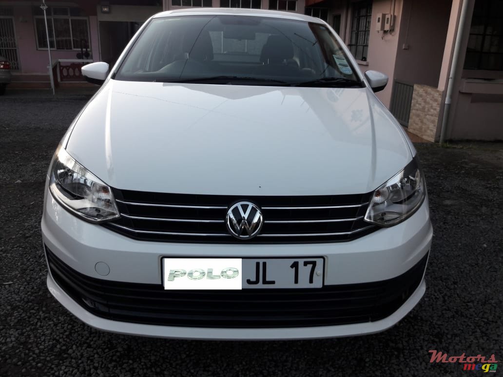 2017' Volkswagen Polo photo #1