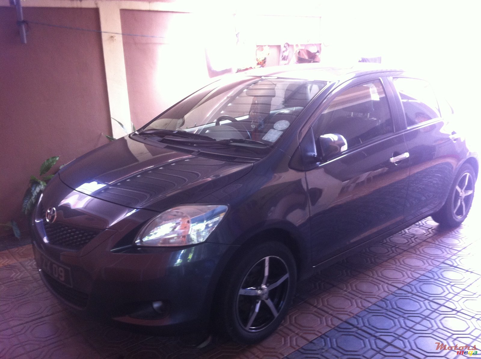 2009' Toyota Yaris photo #1