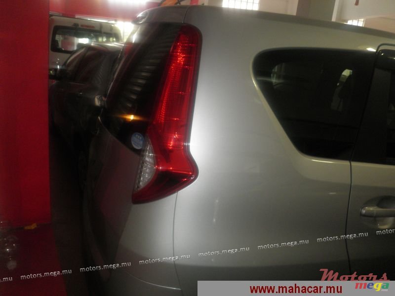 2010' Toyota Passo Sette 7 Seater photo #3