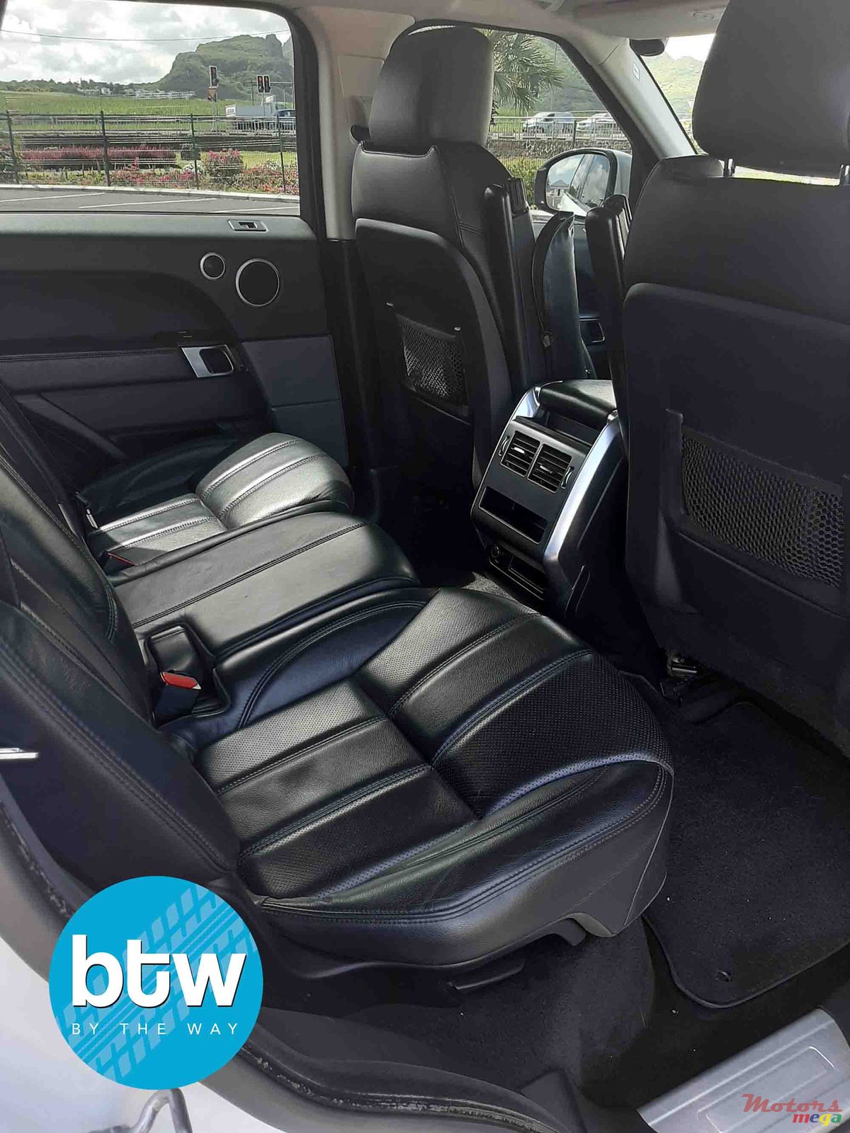 2016' Land Rover Range Rover Sport photo #5