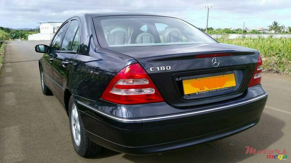 2001' Mercedes-Benz C-Class photo #2