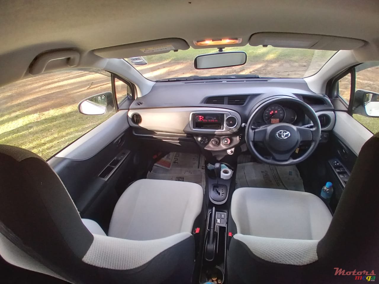 2014' Toyota Vitz photo #6