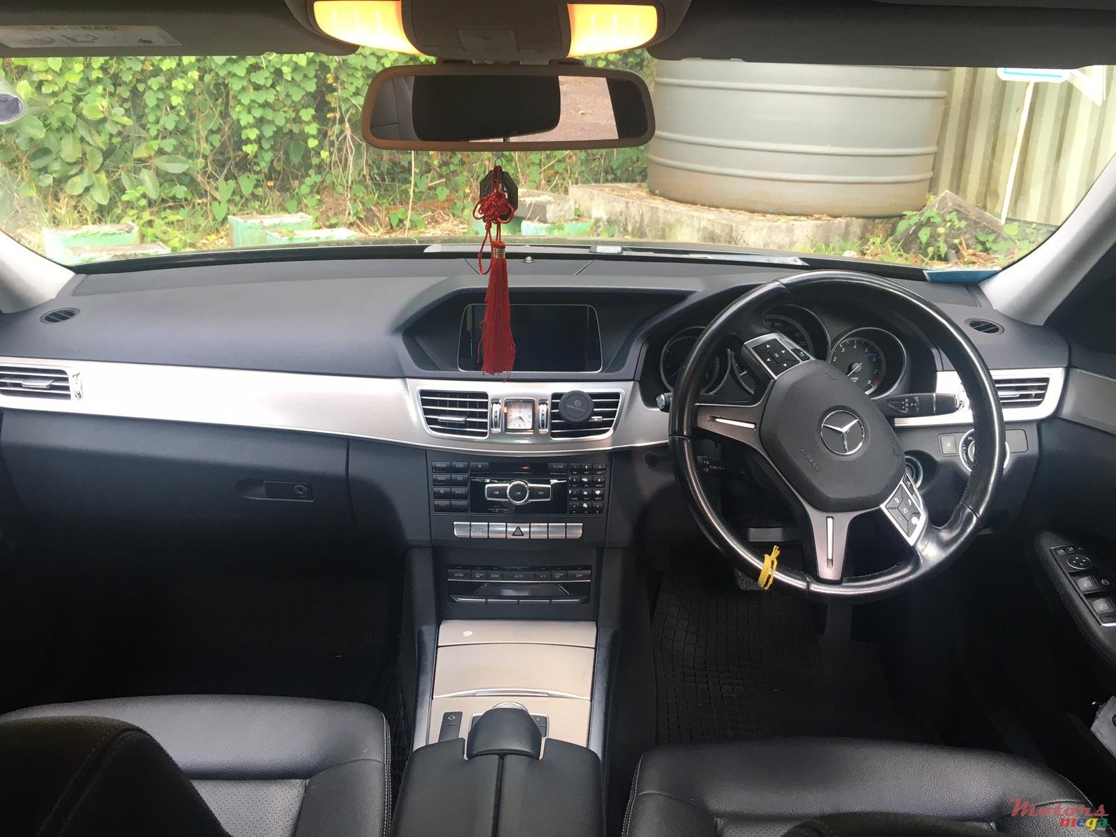 2015' Mercedes-Benz E-Class photo #4