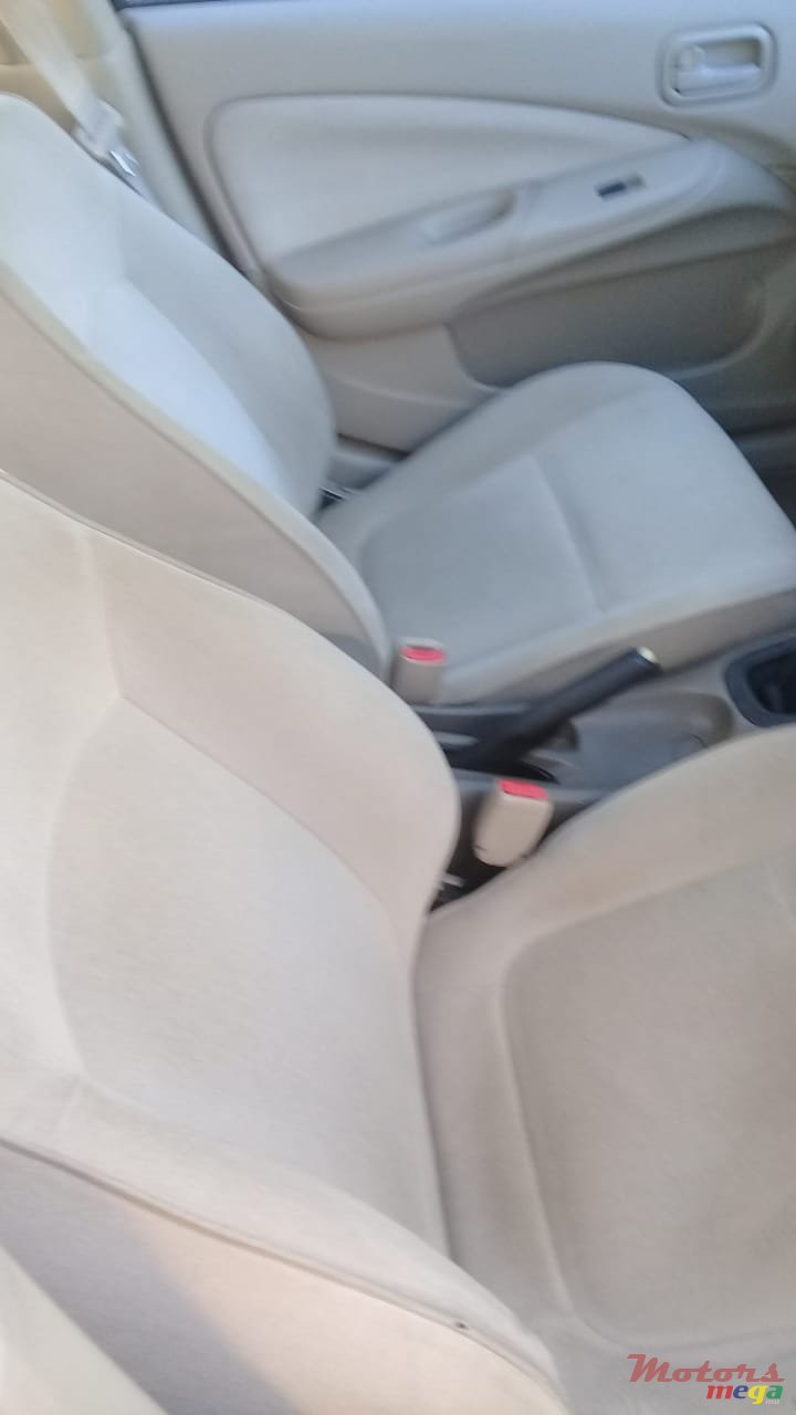 2004' Nissan photo #2