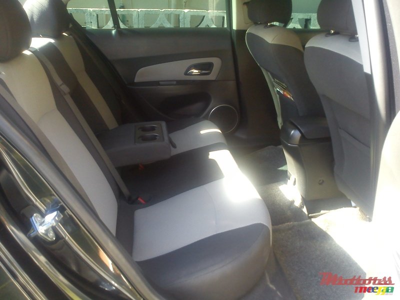 2011' Chevrolet Cruze Ls photo #6
