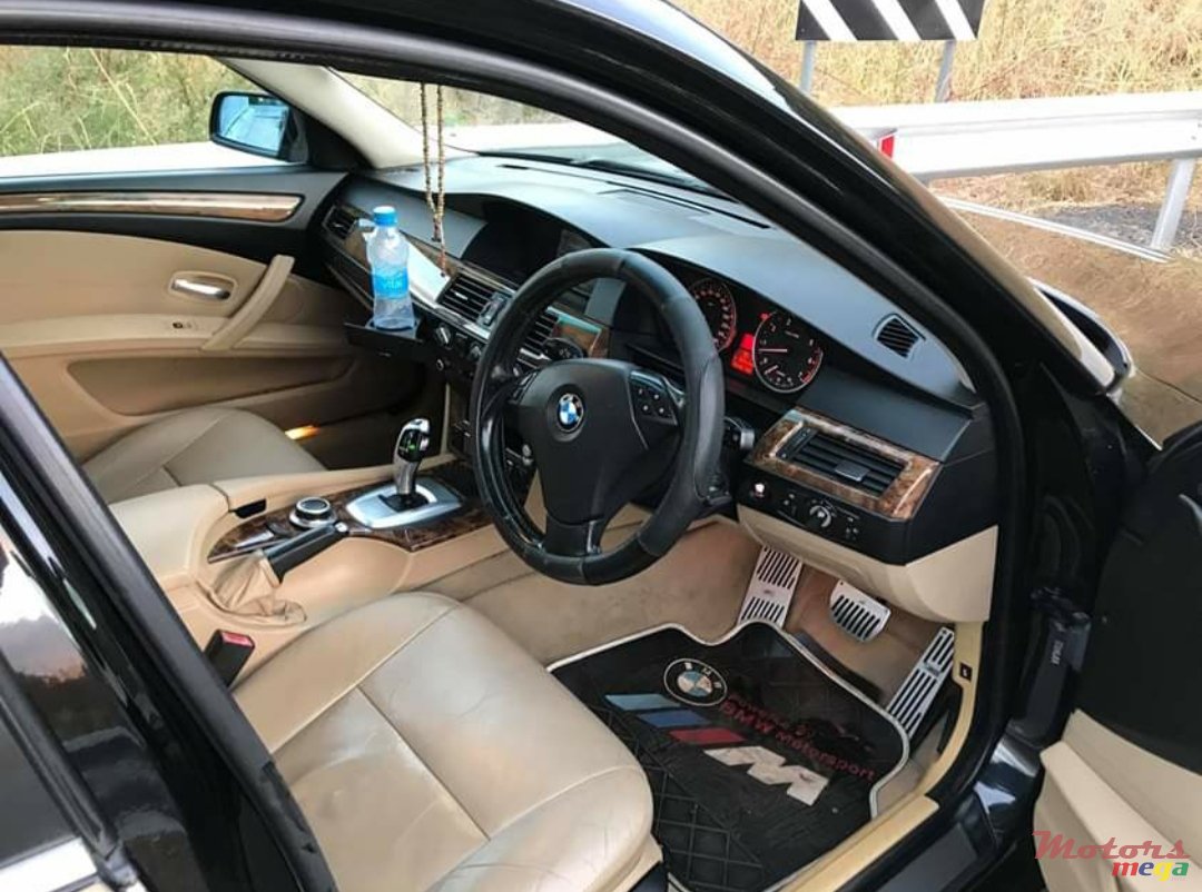 2008' BMW 523 photo #7