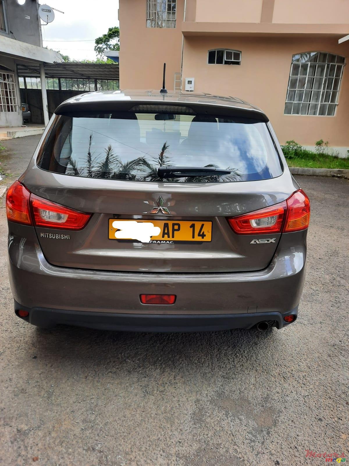 2014' Mitsubishi ASX photo #2