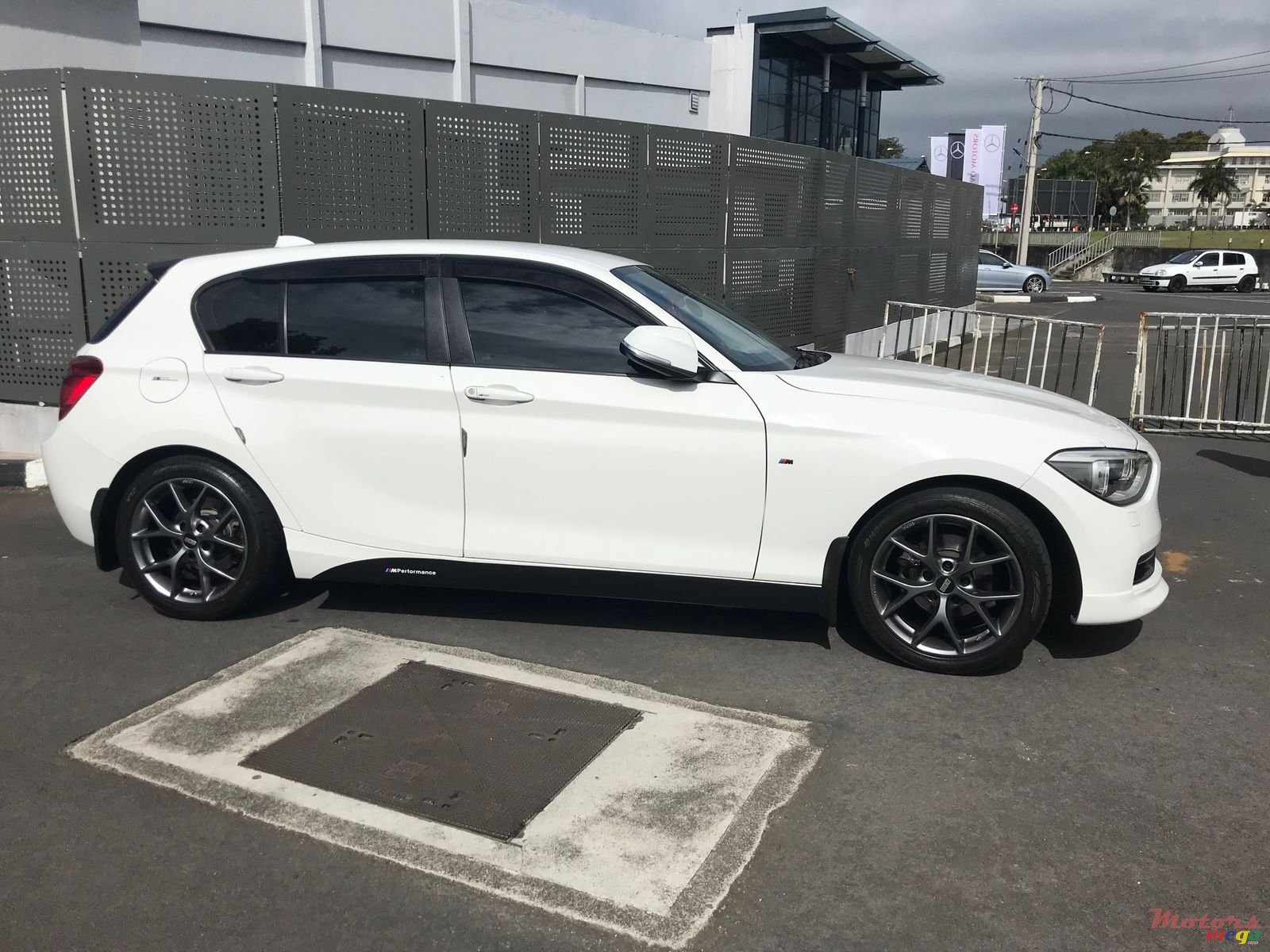 2012' BMW 1 Series sportline photo #1