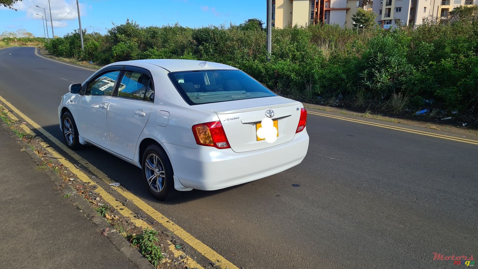 2006' Toyota Axio photo #2