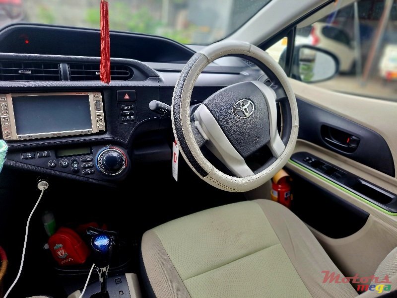 2013' Toyota photo #2