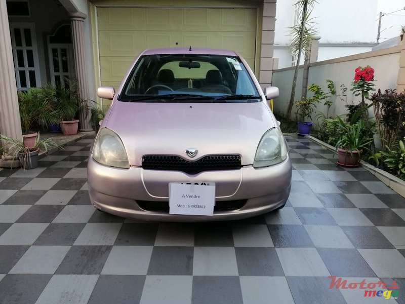 2000' Toyota Vitz photo #4