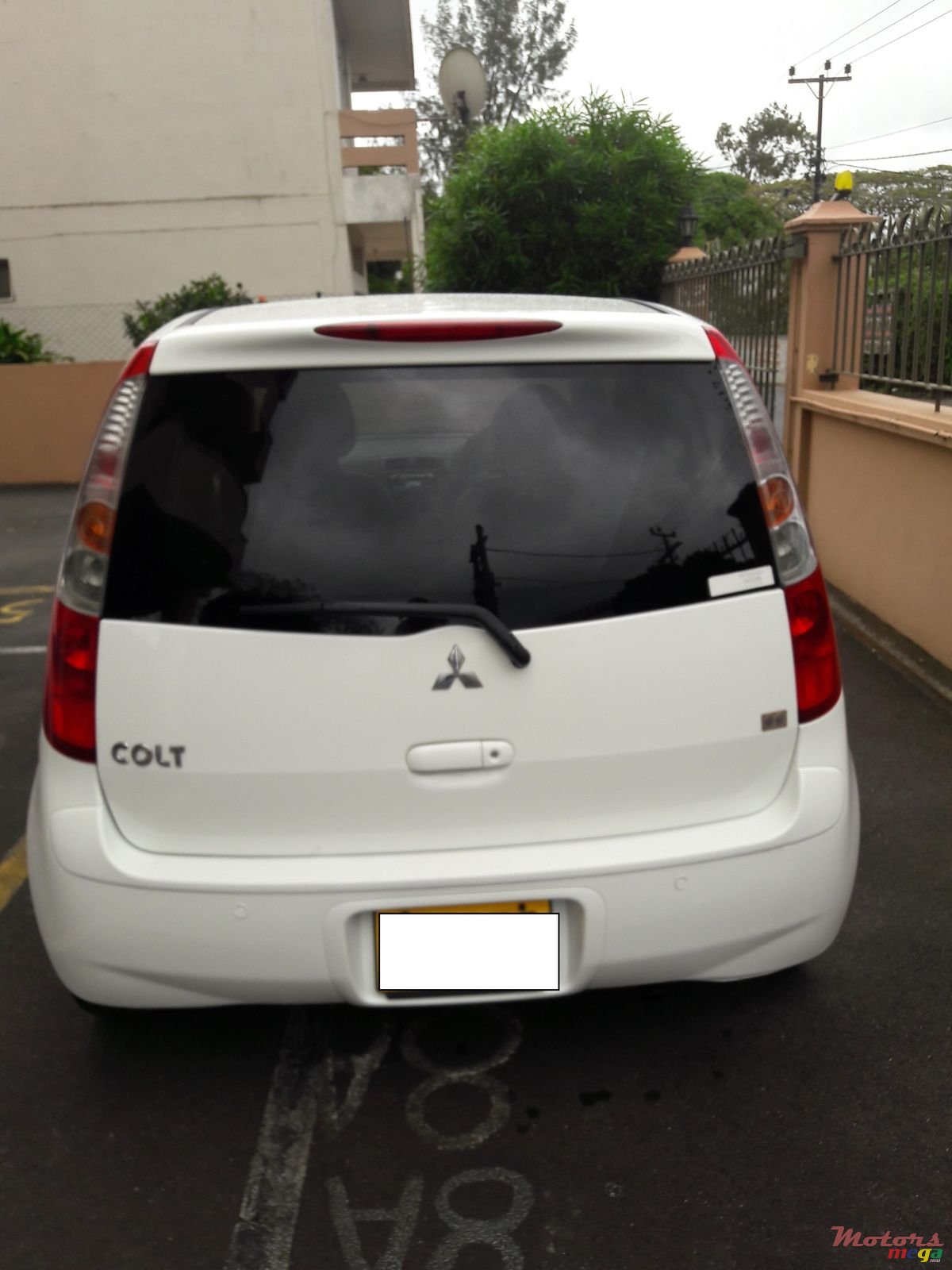 2005' Mitsubishi Colt photo #1