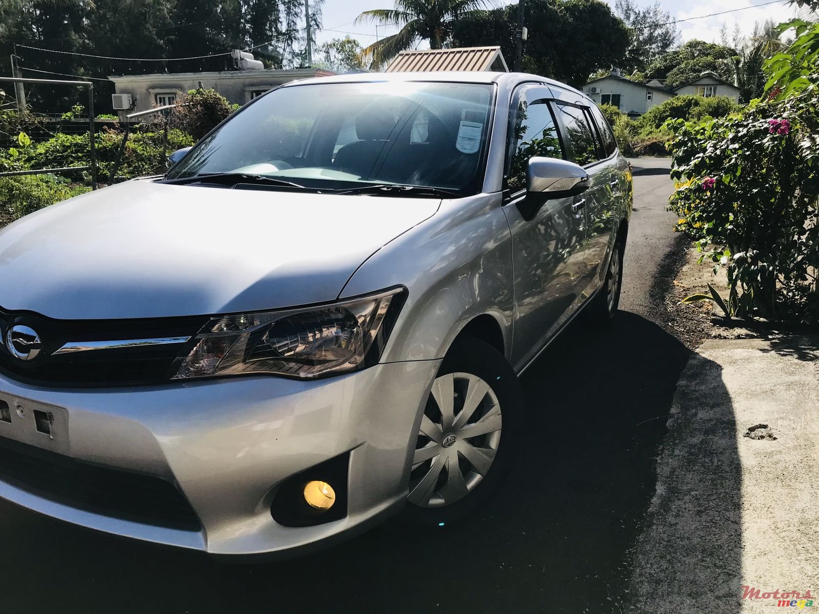2012' Toyota Fielder photo #2