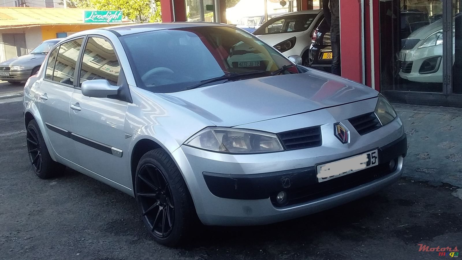 2005' Renault Megane photo #2