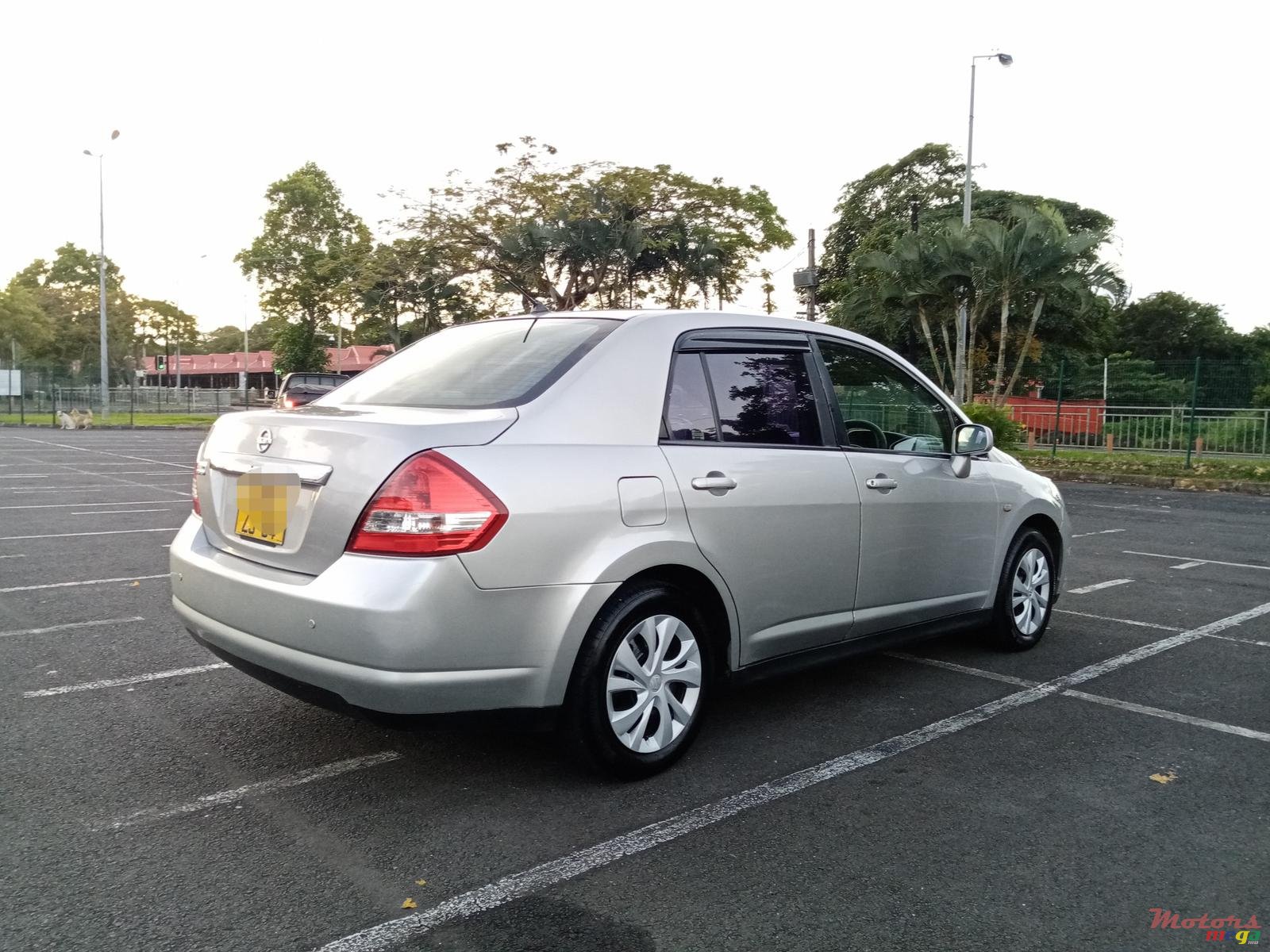 2004' Nissan photo #4