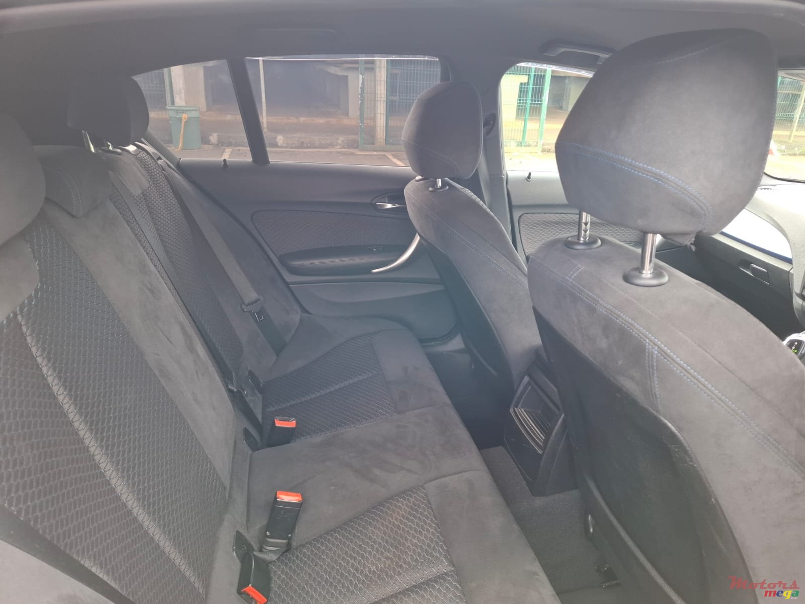 2016' BMW 118 photo #3