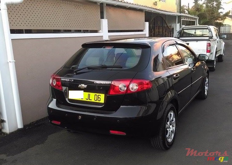 2006' Chevrolet Optra photo #2