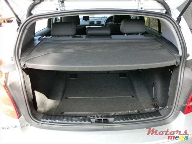 2010' BMW 1 Series photo #5