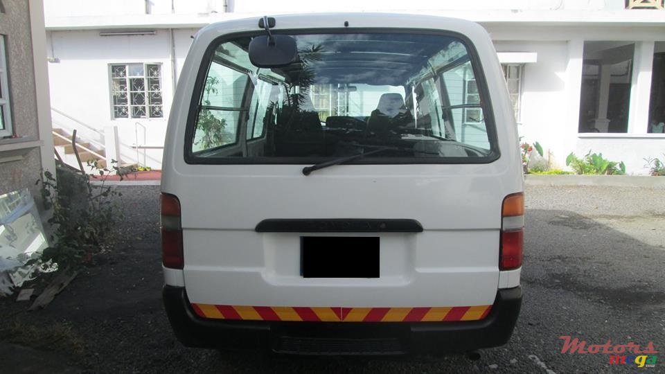 1999' Toyota Hiace photo #4