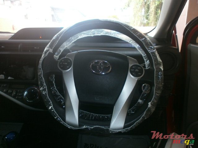 2013' Toyota Prius c Aqua photo #3
