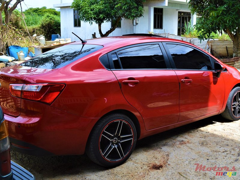 2012' Kia Rio photo #3