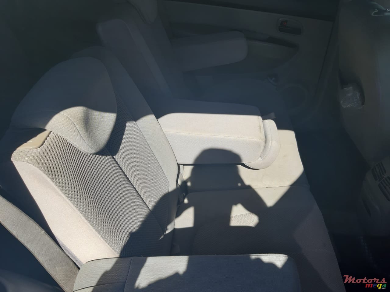 2008' Kia Carens photo #5