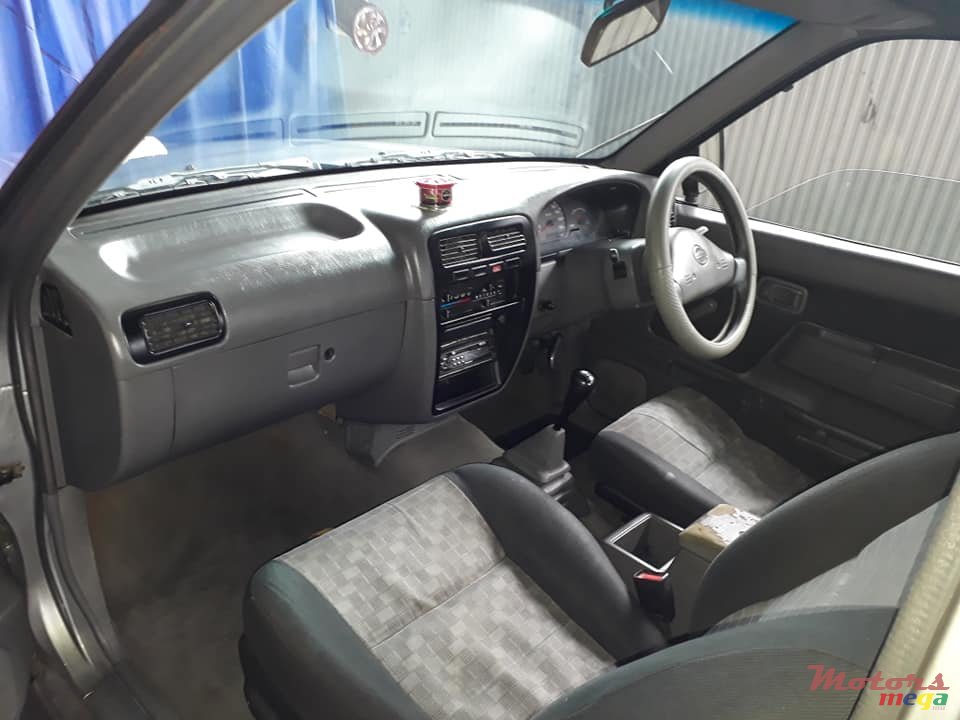 2003' Nissan Navara photo #6