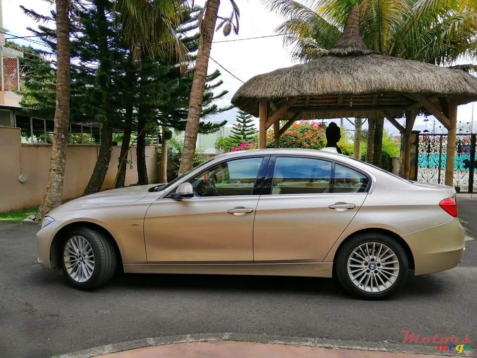 2013' BMW 3 Series photo #2