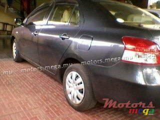 2006' Toyota Belta photo #1