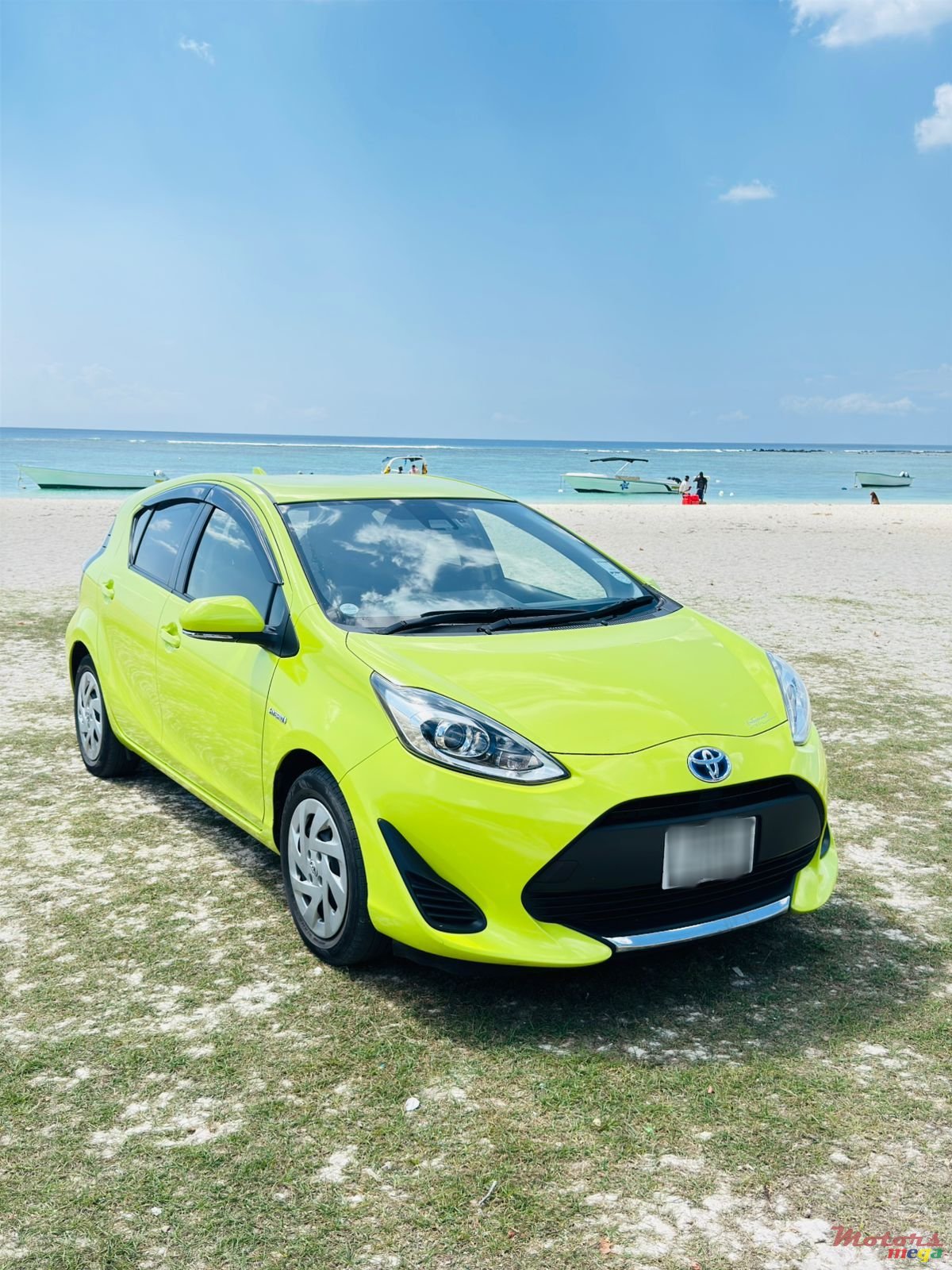 2020' Toyota Aqua photo #1